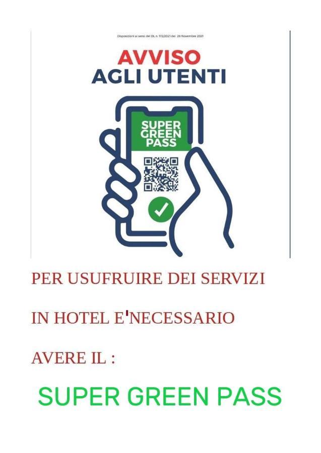 Hotel La Milanese Pietra Ligure Buitenkant foto
