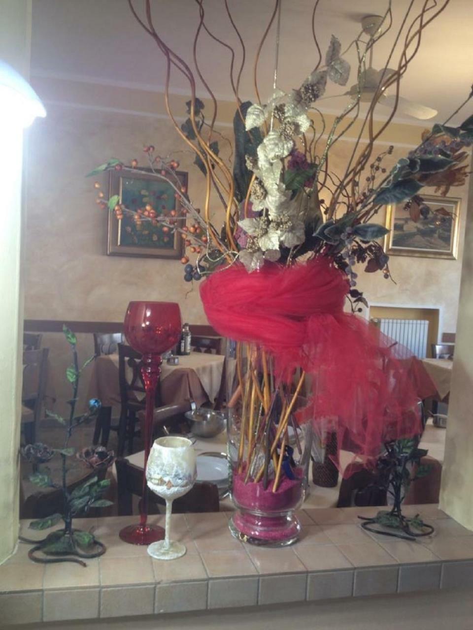 Hotel La Milanese Pietra Ligure Buitenkant foto