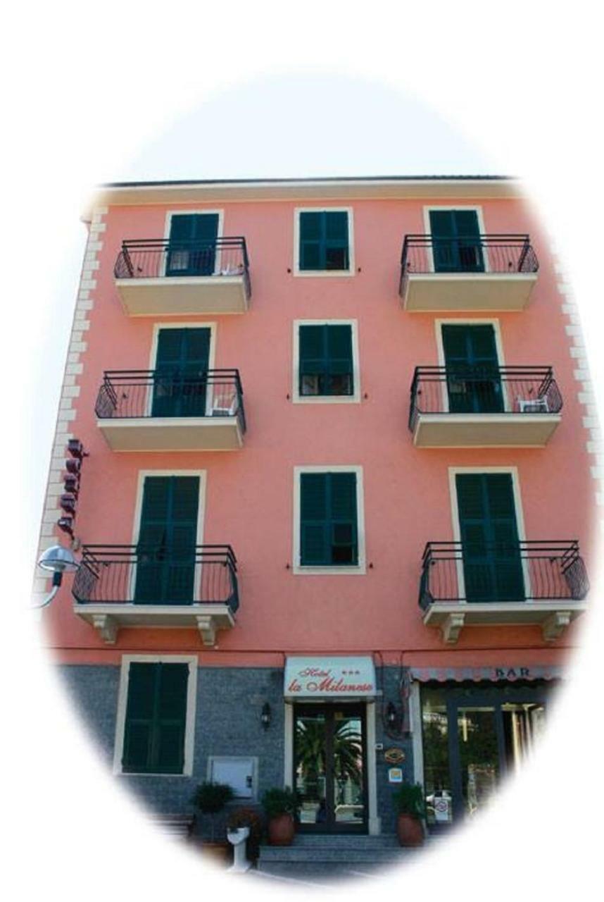 Hotel La Milanese Pietra Ligure Buitenkant foto