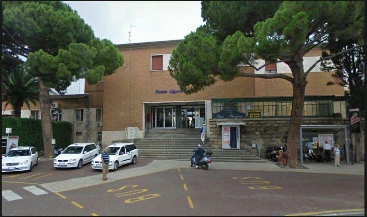 Hotel La Milanese Pietra Ligure Buitenkant foto
